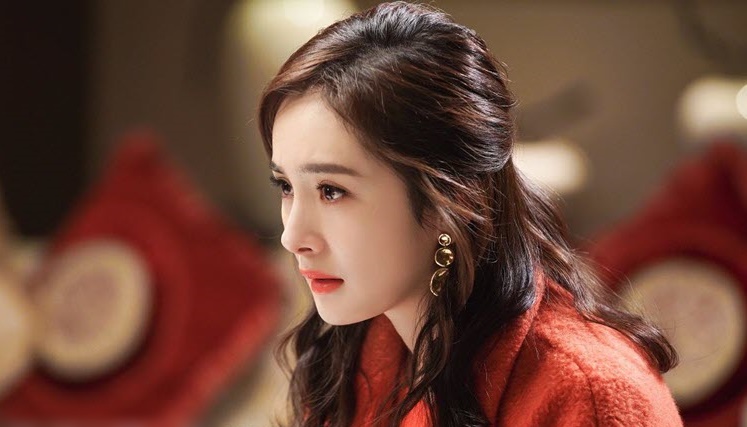 Đang ung dung nằm chơi điện thoại, mẹ chồng đột ngột xông vào phòng quát một câu khiến tôi khóc vì quá vui