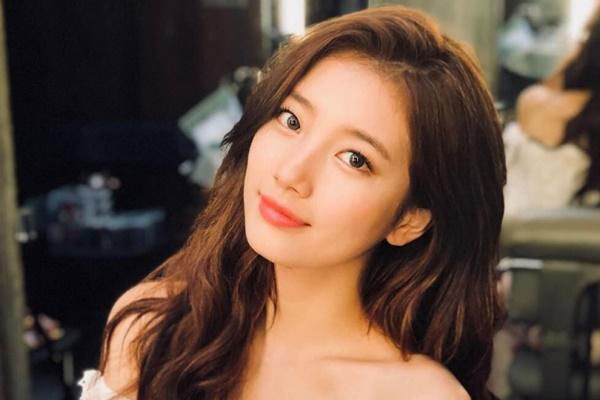 Suzy khoe tài hội họa đáng kinh ngạc, đáp trả sao nam "Ký sinh trùng" sau khi bị "dìm hàng"