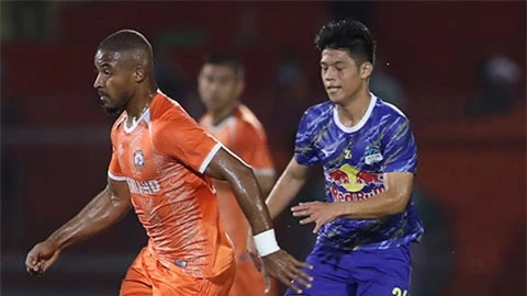 Kiatisak điền tên tài năng 17 tuổi đá V.League