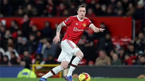 Phil Jones tái xuất Champions League sau 3 năm