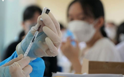 Bộ Y tế sẽ ban hành hướng dẫn tiêm vaccine COVID-19 cho trẻ 5-11 tuổi