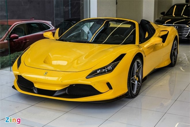 Chi tiết Ferrari F8 Spider với gói nội thất carbon tại Việt Nam - 1