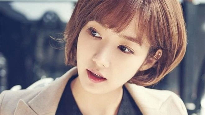 Hội mỹ nhân &quot;xuống tóc&quot; đóng phim: Song Hye Kyo được khen như nữ sinh, bạn gái Song Joong Ki bị chê kém sắc - Ảnh 21.