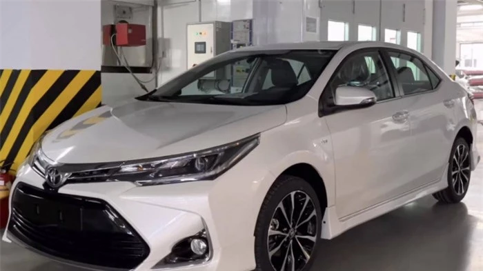 lộ giá bán toyota corolla altis 2022 sắp ra mắt tại việt nam