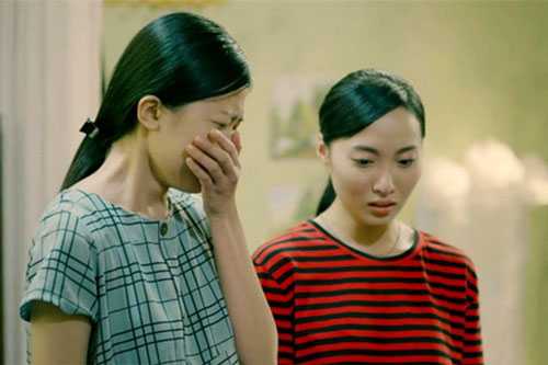 Mẹ tôi vừa qua đời, quay lại làm cơm cúng tuần mà tôi tưởng mình vào nhầm nhà khác