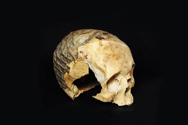 Đầu lâu bọc nhựa đường 9.000 năm xuất hiện bí ẩn giữa sa mạc