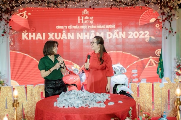 Bà chủ doanh nghiệp dược phẩm "mạnh tay" lì xì cho nhân viên