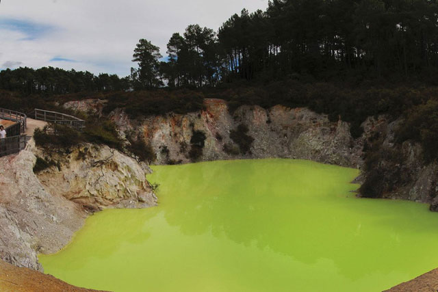 Khám phá "phòng tắm của quỷ"