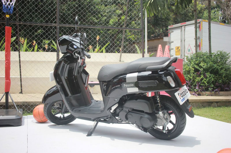 Ng&#x1EAF;m xe ga Yamaha 125 ph&#xE2;n kh&#x1ED1;i, gi&#xE1; h&#x1A1;n 34 tri&#x1EC7;u &#x111;&#x1ED3;ng