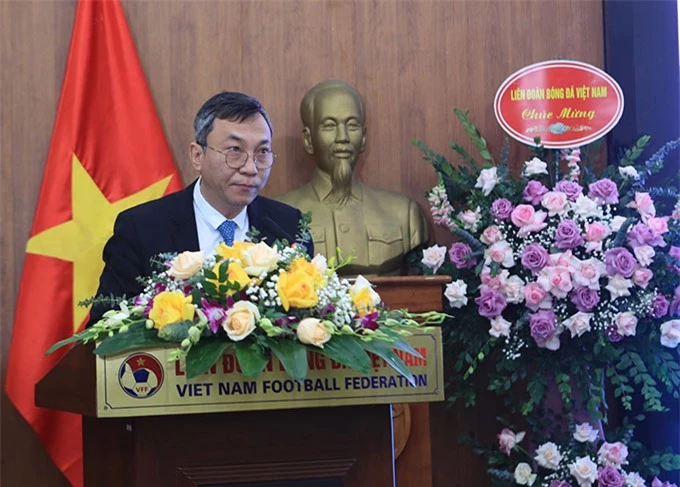 Quyền chủ tịch Trần Quốc Tuấn của VFF nhấn mạnh: “Việc ĐT nữ Việt Nam có thành tích tốt tại giải bóng đá nữ vô địch châu Á 2022, qua đó giành quyền dự World Cup là kỳ tích tuyệt vời