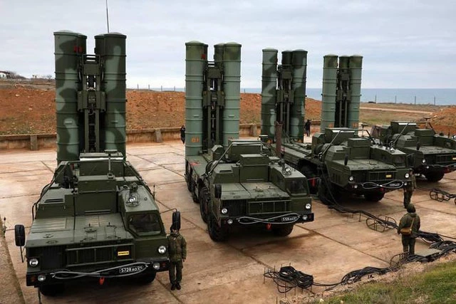 Hệ thống phòng thủ tên lửa S-400 Nga. Ảnh: TASS.