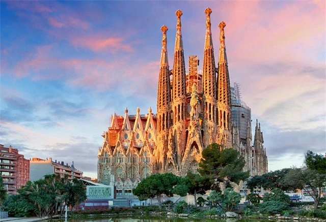 Choáng ngợp trước 12 nhà thờ đẹp nhất thế giới 11