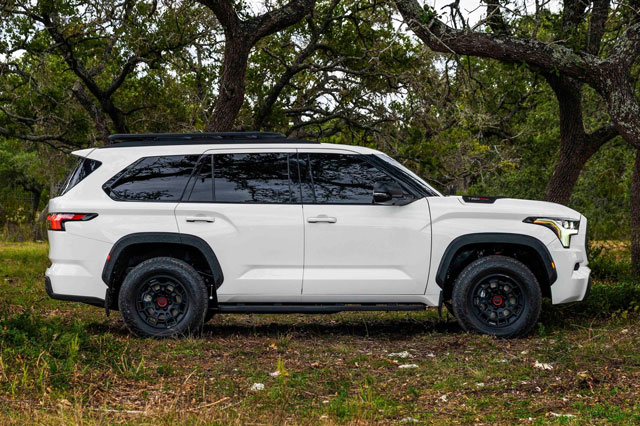 Chi tiết Toyota Sequoia 2023 vừa ra mắt