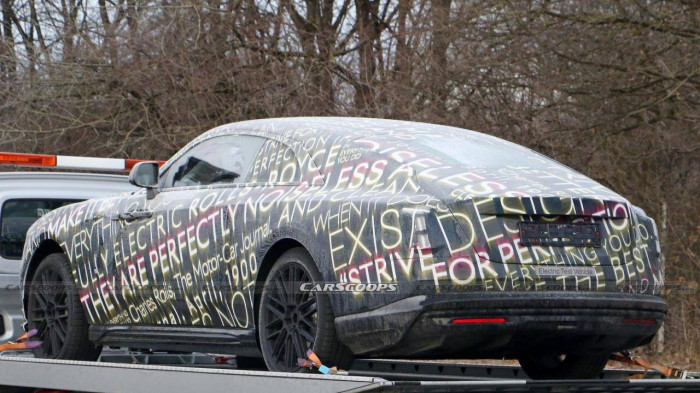 Hé lộ bất ngờ về giá bán siêu xe điện Rolls-Royce