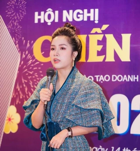 Tổng Giám đốc Học viện Đào tạo Doanh nhân Happy Women Đỗ Hương Ly phát biểu