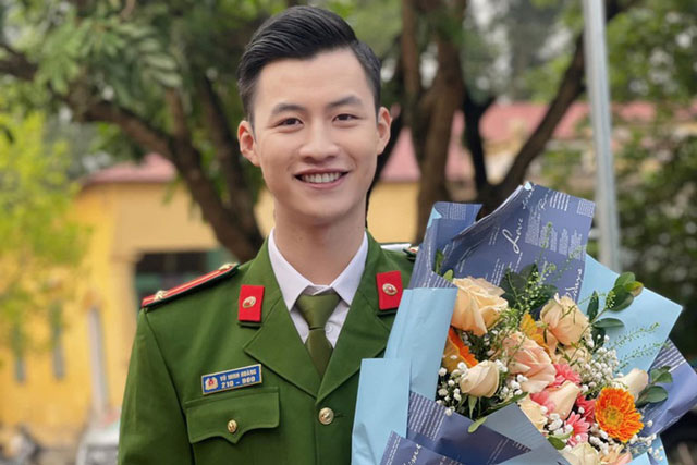 "Phố trong làng" có một nam diễn viên điển trai gây sốt với học vấn đỉnh: Nghe lời chị gái "thi chơi chơi", ai dè hai lần trở thành thủ khoa