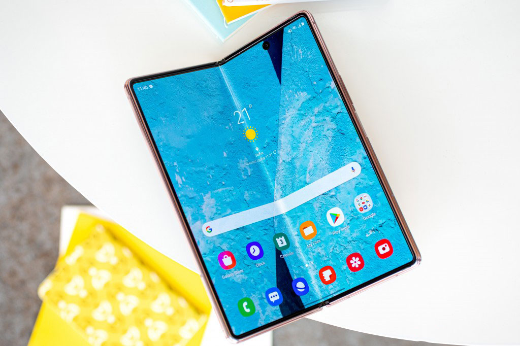 Samsung Galaxy Z Fold2 5G giảm giá 23 triệu tại Việt Nam