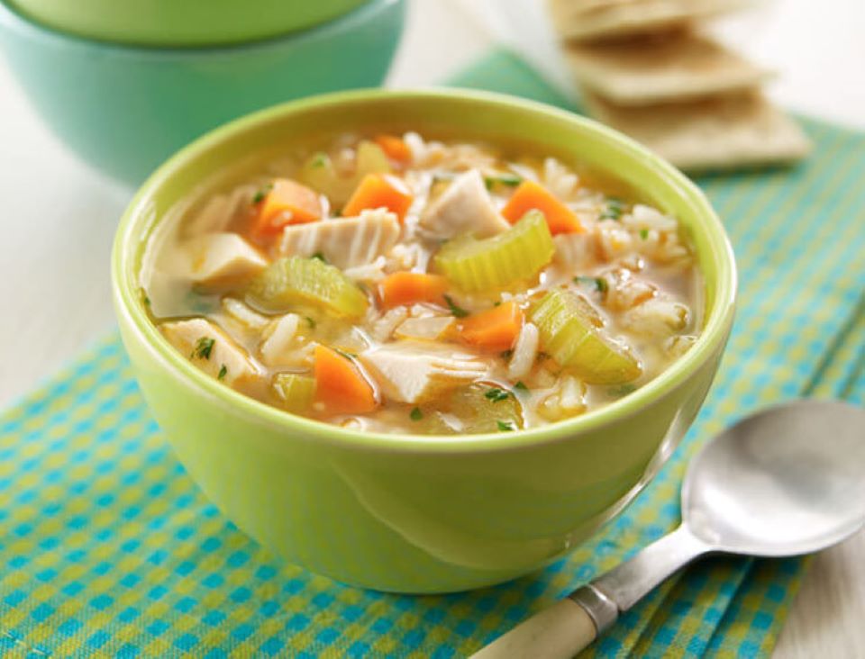 Ăn cơm chan canh gây hại cho sức khỏe ra sao?