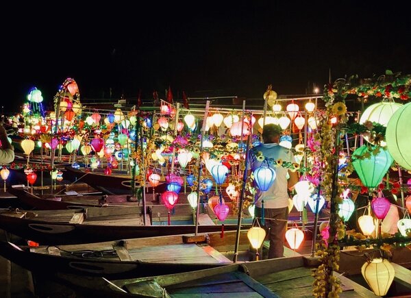 Khởi động lại “Đêm phố cổ” Hội An 
