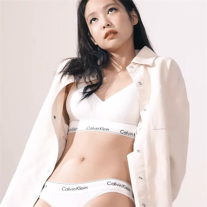 Jennie (BLACKPINK) diện đồ Calvin Klein nóng bỏng mắt không ai cưỡng lại  nổi - Tạp chí Doanh nghiệp Việt Nam