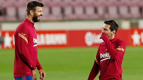Pique là đạo diễn vụ Barca 'lật kèo' với Messi