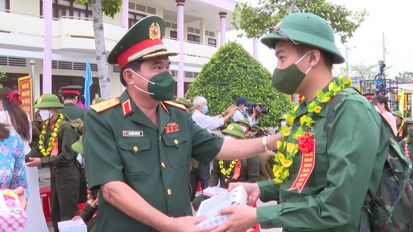 Các tỉnh miền Tây hoàn thành chỉ tiêu giao quân 