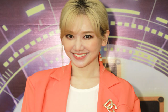 Hari Won: Nhiều khi mình may mắn, thốt lên thì lại đúng đáp án của chương trình