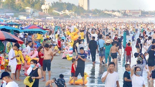 Du lịch biển ở Bà Rịa - Vũng Tàu đang thu hút lượng lớn du khách vùng Đông Nam bộ và Tây Nam bộ