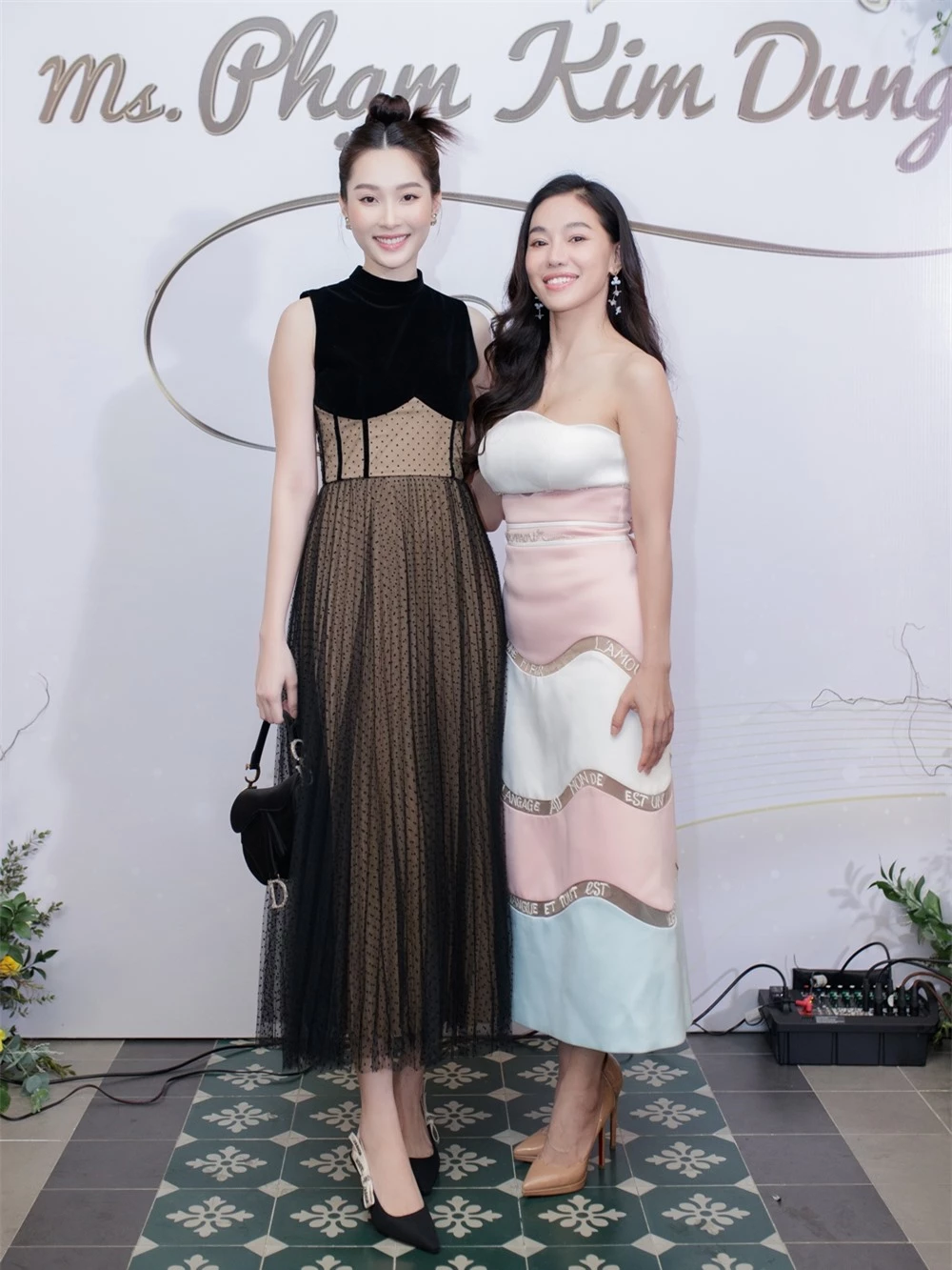 Hiếm hoi mới xuất hiện trong sự kiện, Hoa hậu Đặng Thu Thảo gây sốt với visual chụp bằng cam thường - Ảnh 2.
