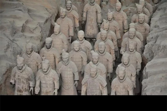 Tìm thấy 20 “chiến binh đất nung” xung quanh lăng mộ bí mật của hoàng đế Tần Thủy Hoàng ảnh 1