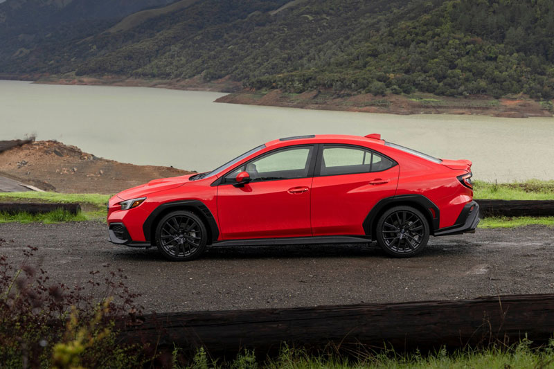 Subaru WRX 2022 chốt giá gần 700 triệu đồng
