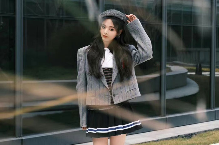 Âu Dương Na Na diện áo vest váy xếp ly cuốn hút, nhiều sao Việt cũng diện theo mốt này cực xinh