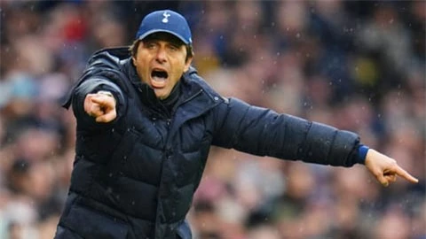 Tottenham đề nghị Conte ngừng trả lời truyền thông Ý