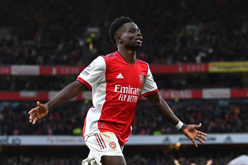 Tiền vệ phải: Bukayo Saka (Arsenal).