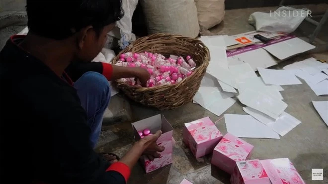 Toàn cảnh quy trình sản xuất nước hoa mùi mưa giá đắt cắt cổ tại Ấn Độ - Ảnh 11.