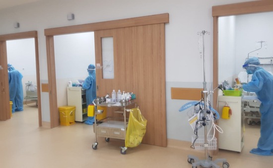 Yêu cầu 3 đơn vị xác minh thông tin trường hợp giả bác sĩ vào khu điều trị COVID-19