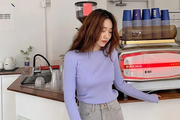 3 cách diện áo len màu mè cho năm mới 2022 thêm rực rỡ