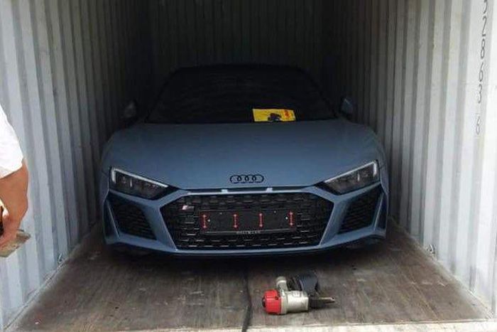 Siêu xe Audi R8 V10 RWD Spyder xuất hiện tại Việt Nam