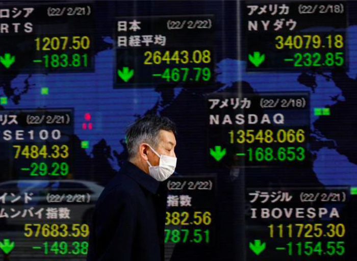 Giá vàng, dầu tăng vọt, chứng khoán và bitcoin rơi thê thảm sau quyết định của Nga