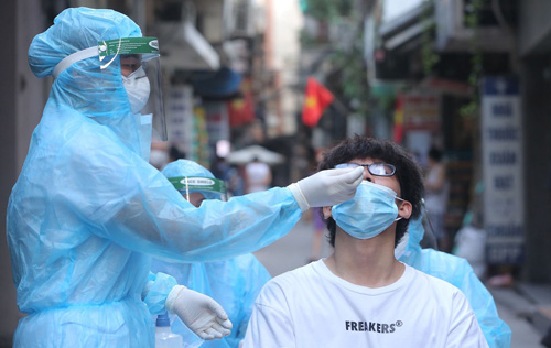 Ngày 24/2, Hà Nội vượt mốc hơn 8.000 ca mắc COVID-19