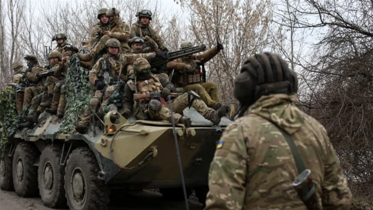 Quân đội Ukraine sẵn sàng chiến đấu khi chiến sự xảy ra ở vùng Lugansk.