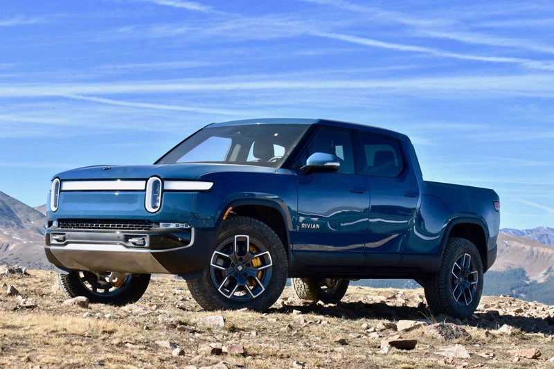 3. Rivian R1T Adventure Max (giá khởi điểm: 84.145 USD).