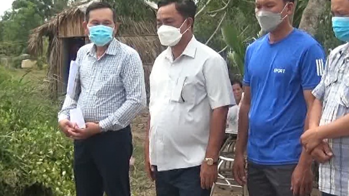 Cà Mau: Mưa giông trái mùa làm sập và tốc mái hàng chục căn nhà