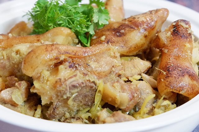 Trời lạnh mẹ làm chân giò giả cầy cả nhà ăn mãi không biết chán