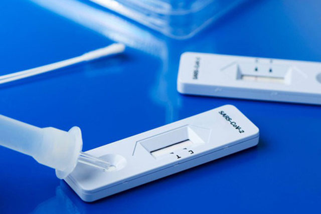 Chuyên gia chỉ rõ sai lầm nghiêm trọng khi sử dụng test nhanh COVID-19 và thuốc điều trị