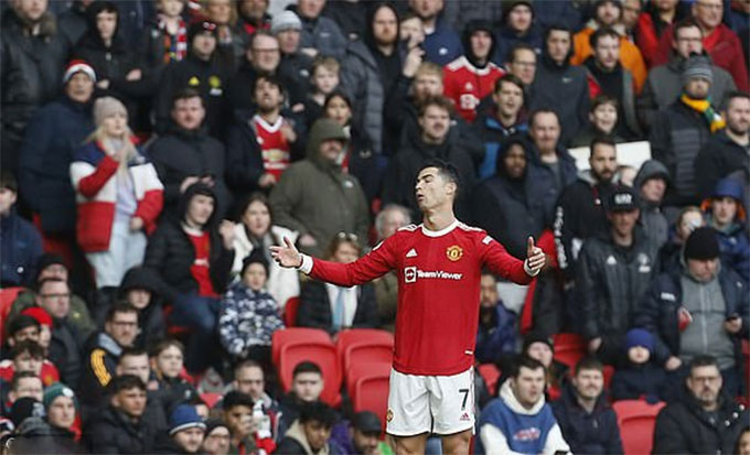 Ronaldo vô duyên, MU sảy chân trước đội đứng áp chót BXH