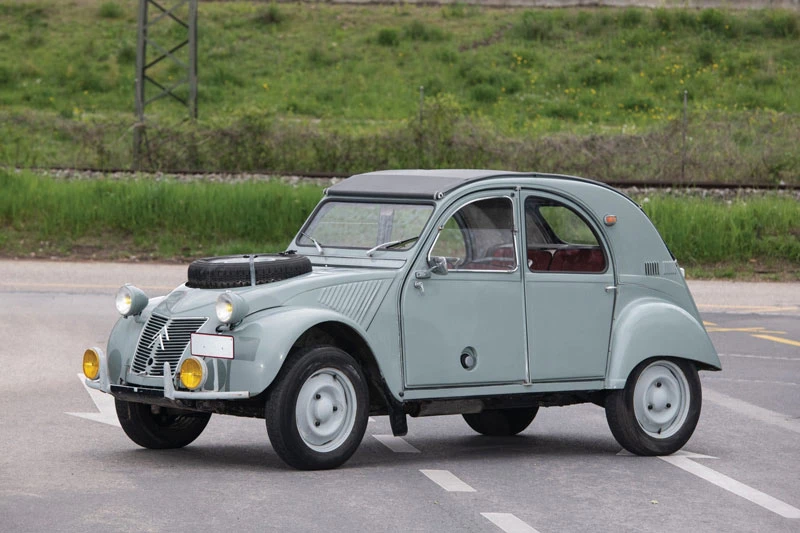 3. Citroen 2CV.