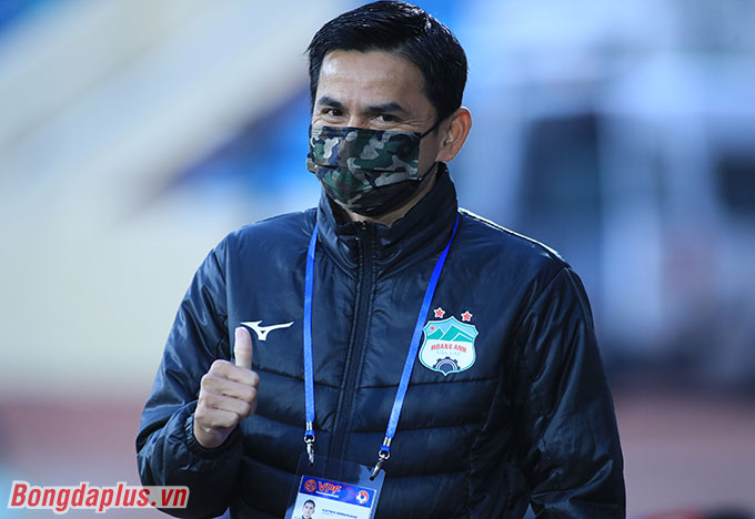 Kiatisak: ‘Sẽ luân chuyển Công Phượng, Văn Toàn với ngoại binh cho hợp lý’