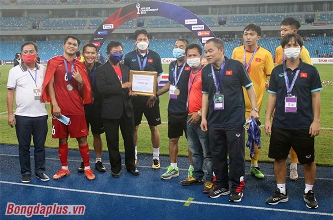 U23 Việt Nam được các doanh nghiệp Việt Nam ở Campuchia thưởng động viên