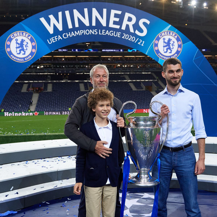 Nóng: Ông chủ Abramovich giao lại quyền quản lý Chelsea